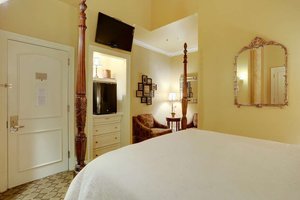 Room & Suite