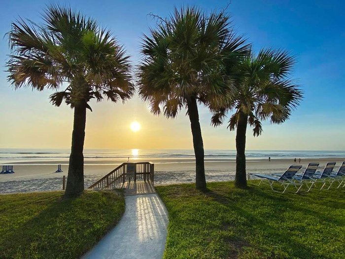OCEAN COURT BEACHFRONT HOTEL (Daytona Beach Shores FL) Motel