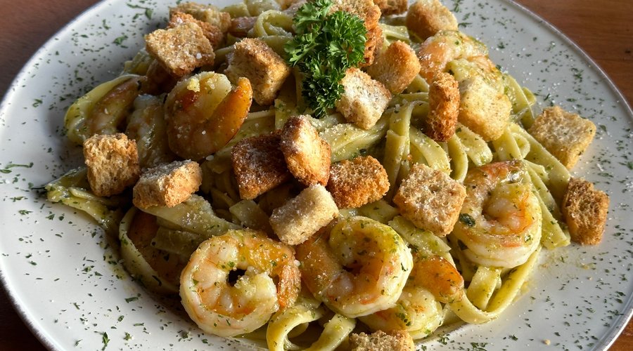 Nothing like our shrimp pasta  😋