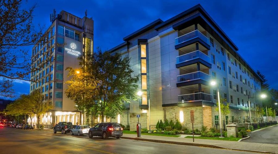Hotel Ithaca Exterior