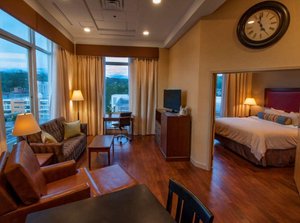 Room & Suite
