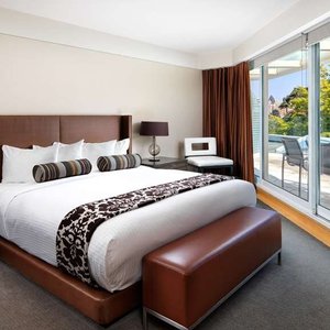 Erickson Wing Bedroom Suite