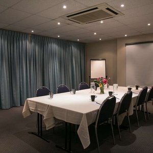 Hovea Boardroom Setup