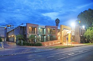 Stay At Alice Springs Hotel in Alice Springs