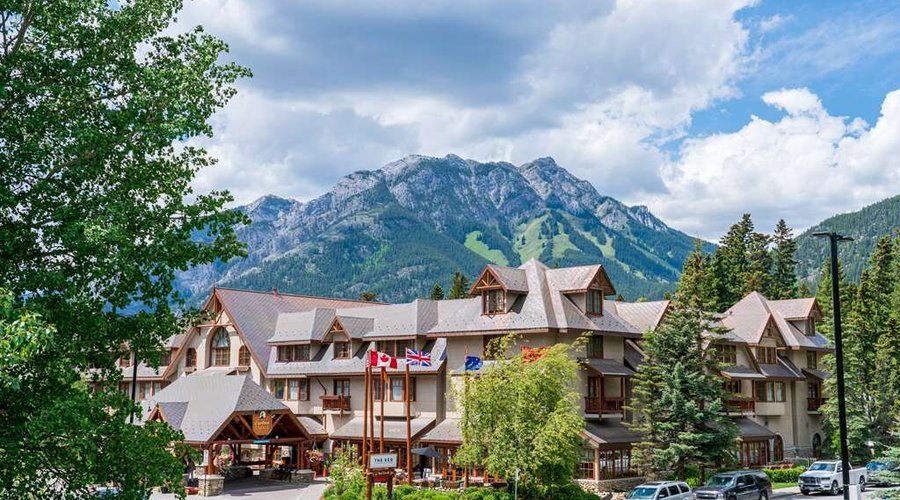 Banff Caribou Lodge Summer