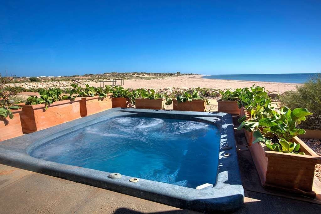 MANTARAYS NINGALOO BEACH RESORT - Updated 2024 Prices & Hotel Reviews ...