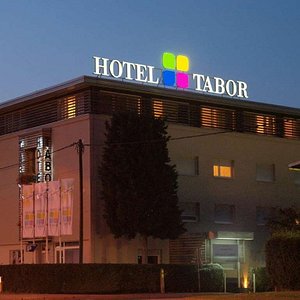 Hotel Tabor - night