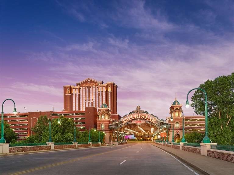 Three doors hot sale down ameristar