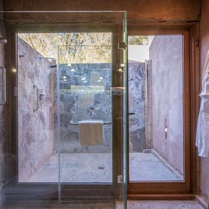 Rooms Barhroom
