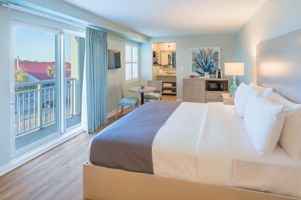 THE PALMS OCEANFRONT HOTEL $158 ($̶1̶9̶9̶) - Updated 2023 Prices ...