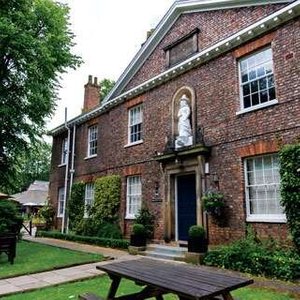 Middletons Exterior