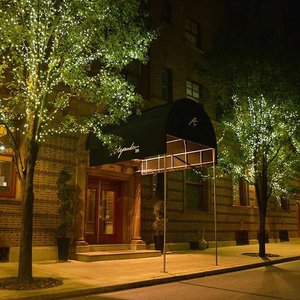 Alexander Inn Exterior