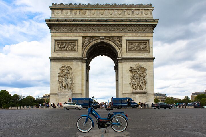 2024 Paris Guided Tour By Electric Moped The Splendours Of Paris   Caption 