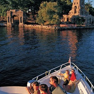 places to visit near 1000 islands