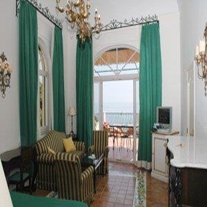 De Luxe Room