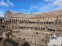 Excursão para grupos pequenos do Coliseu com entrada pela Arena:  experiência oferecida por Colosseum and Vatican Tours by Italy Wonders