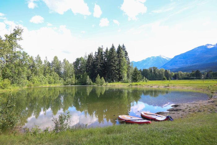 GOLDEN RIVERFRONT CAMPGROUND (Golden, Canada) - foto's en reviews ...