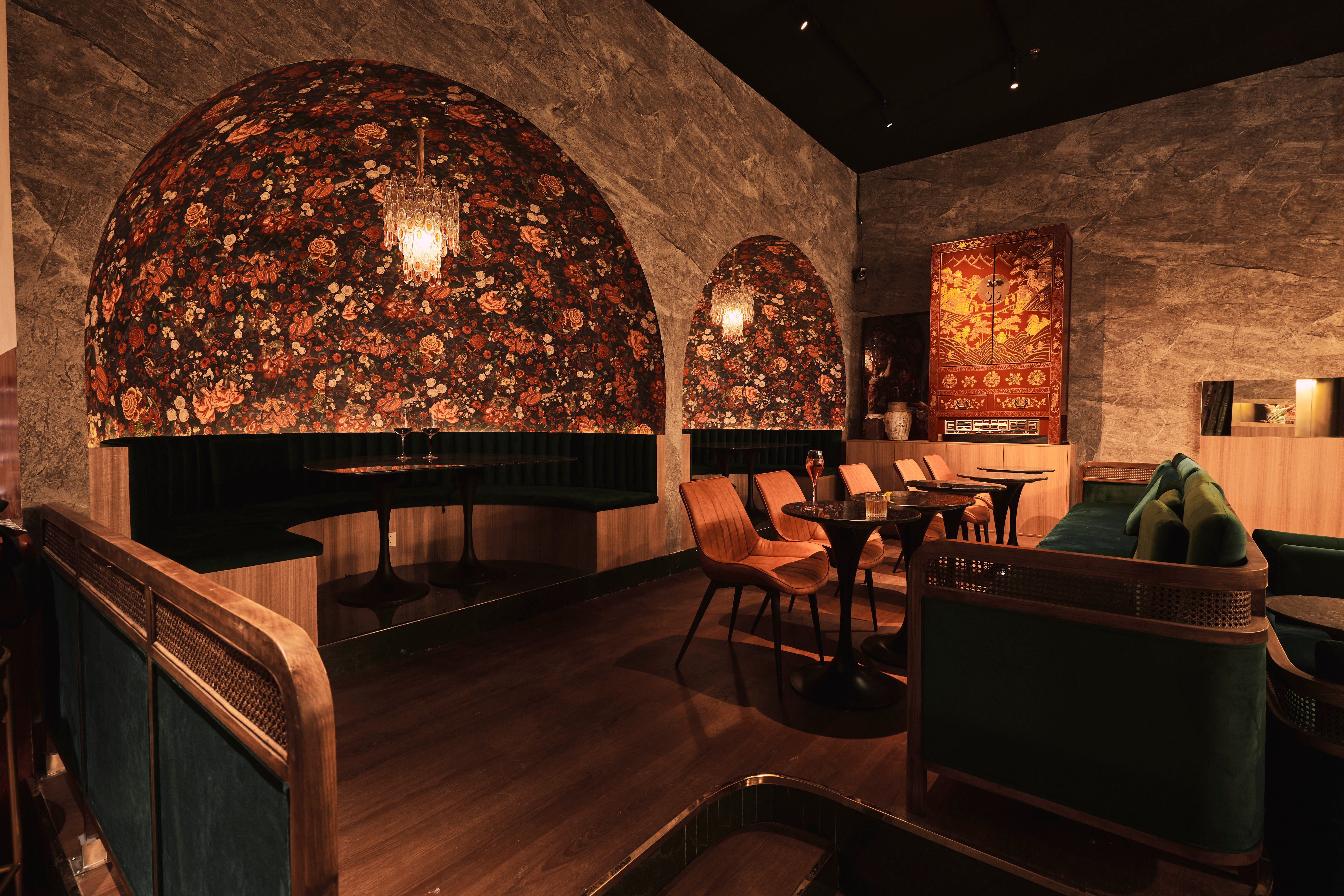 lounge-area.jpg?w=1200&h=-1&s=1