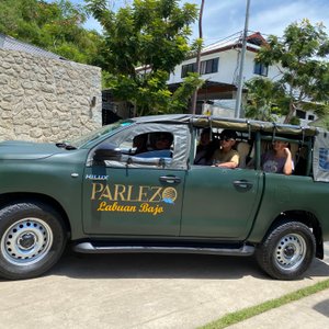 Suami minta di anterin ke airport pake mobil ini, keren sih parlezoo