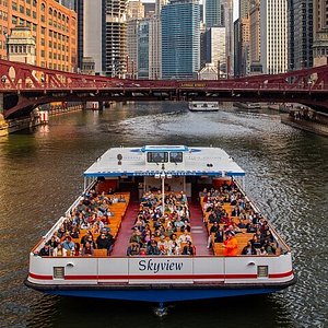 TILT Thrill Ride - Chicago's Tilting Glass Ledge