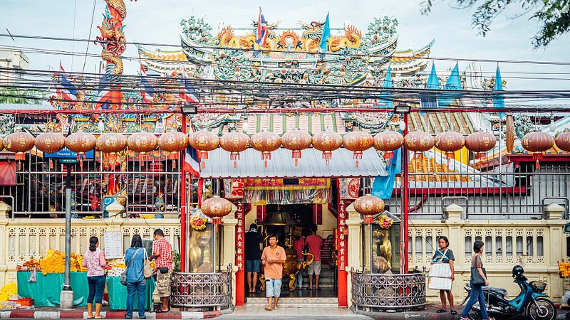 Saturday at Bangkok's Chatuchak market - BBC Travel