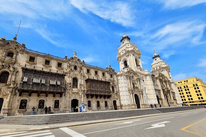 2024 Lima Lima City Tour With Changing Of The Guard Ceremony   Caption 