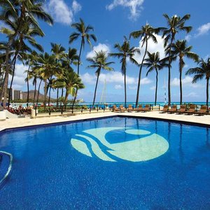 outrigger waikiki beach resort exterior pool