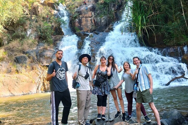 ベトナム　つの滝ツアー　ダラットの　Challenge　Tours　Tripadvisor　(エレファント、ポンゴール、ダタンラ)、提供元：Viet