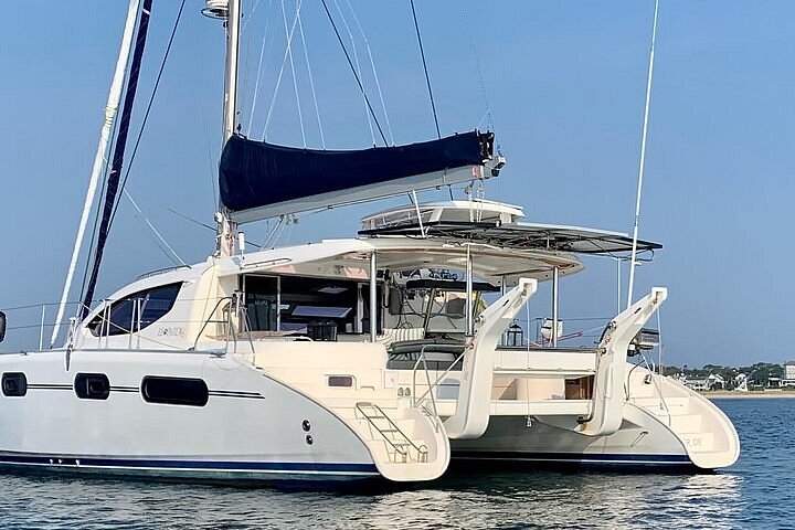 catamaran day charter