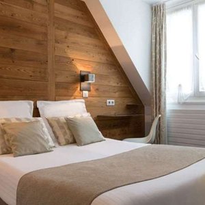 Guest room