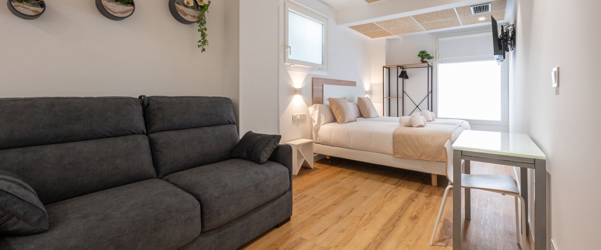Elegantes habitaciones en Lasarte. Con un ambiente de paz y tranquilidad ideal para tus estancias en familia o empresa.