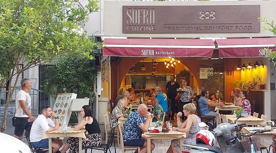 عشاء في سفرة