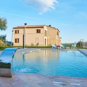 Agriturismo nido delle rondini struttura e piscina