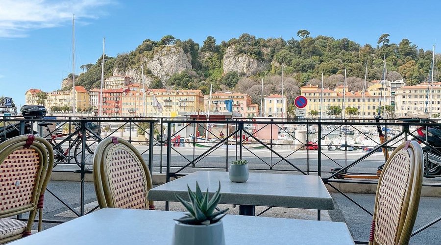 La terrasse.