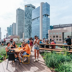 Green Rooftop - Grab a beer at the bar and soak in the Tel Aviv sunshine