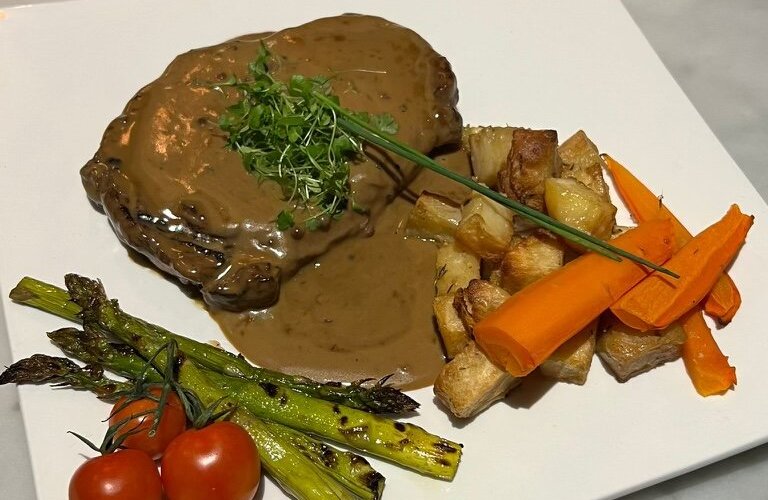 Delicious authentic Italian food and drinks in the heart of Glossop! 