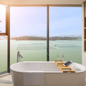Corner Suite Bay View with 2 bed rooms
