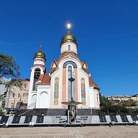 Владивосток храм на центральной площади