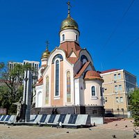 Владивосток храм на центральной площади