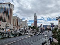 St. Mark's Square, In the Venetian Las Vegas, Joe Shlabotnik