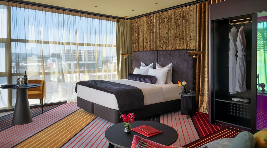 Blush King Room