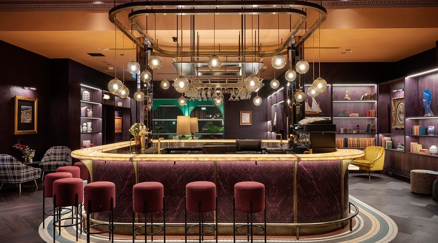 Lola Rouge Grand Bar
