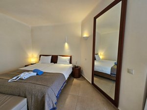 Room & Suite