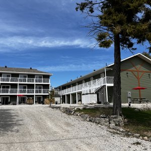 Escarpment Heights Hotel Grounds