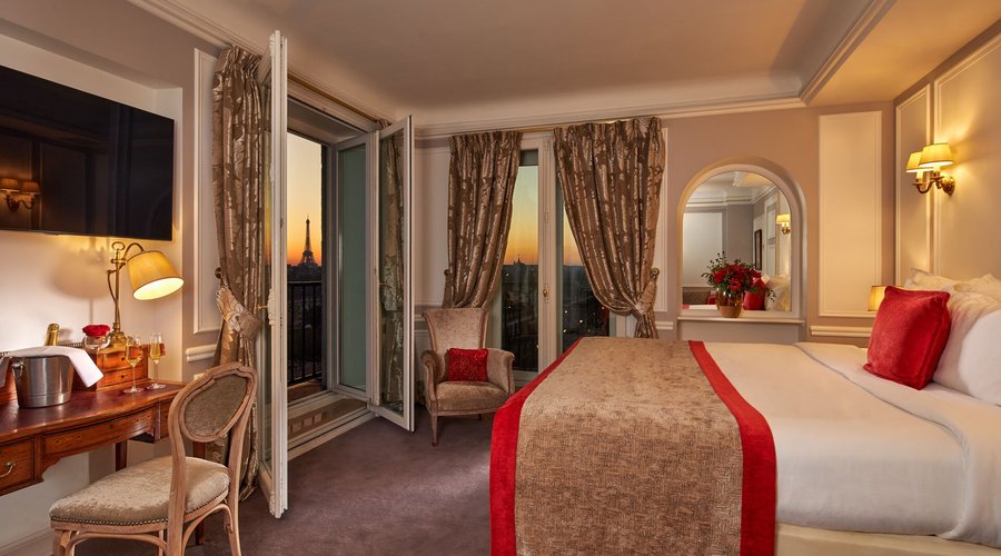 Eiffel Tower Junior Suite