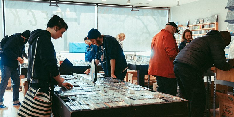 Inside Reckless Records, Chicago