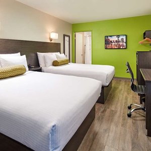 Double Queen Beds Guestroom
