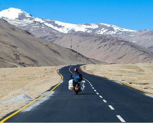 ladakh bike trip organizers