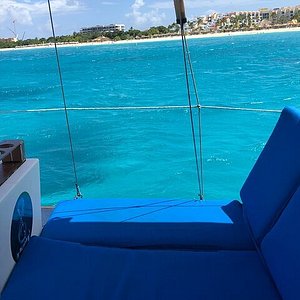 luxury catamaran aruba