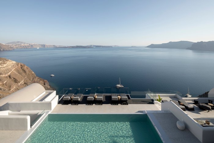 HŌM SANTORINI - Updated 2024 Prices & Hotel Reviews (Oia, Greece)